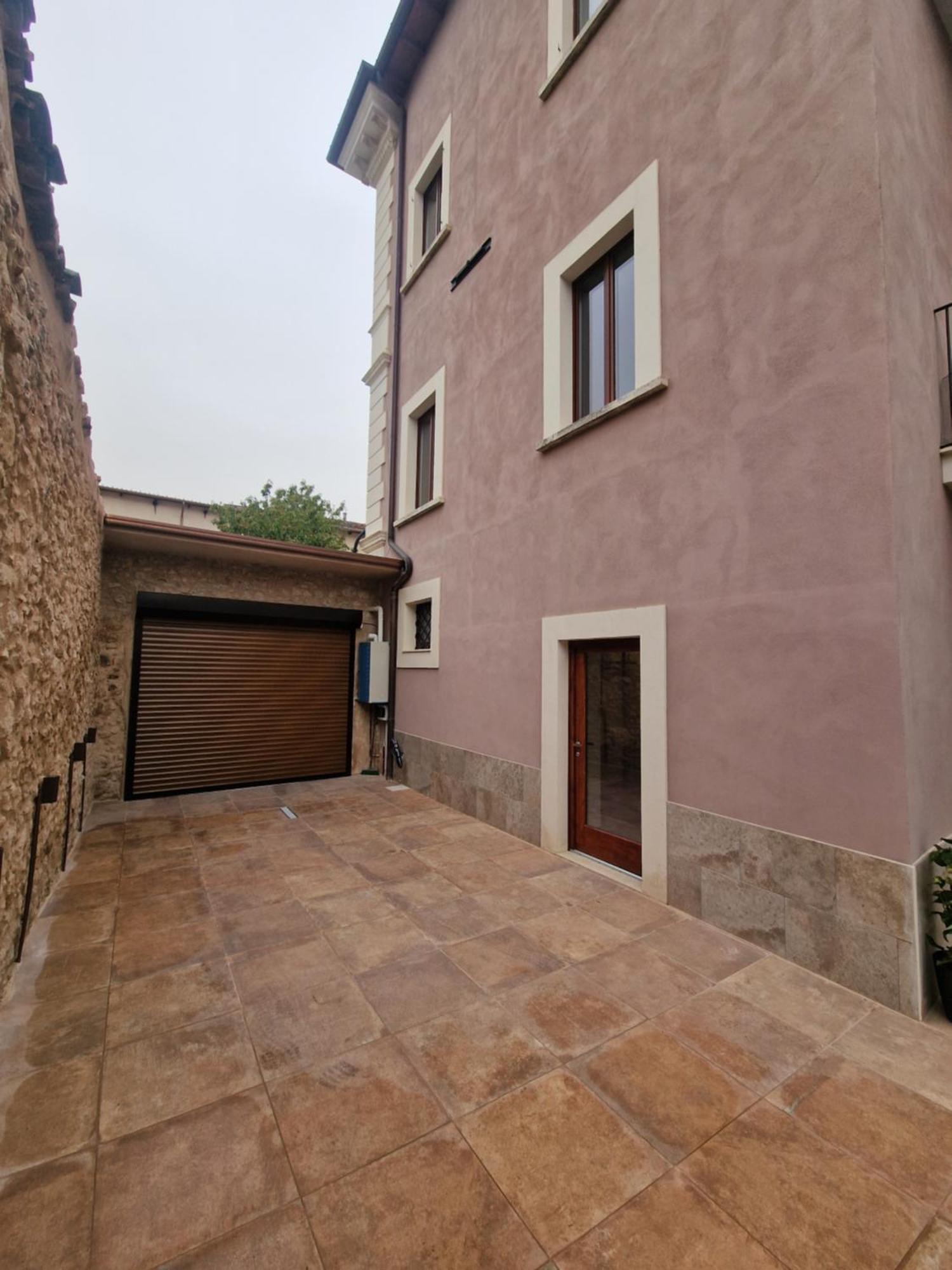 Dimora Adelfina - L'Aquila Centro Villa ภายนอก รูปภาพ
